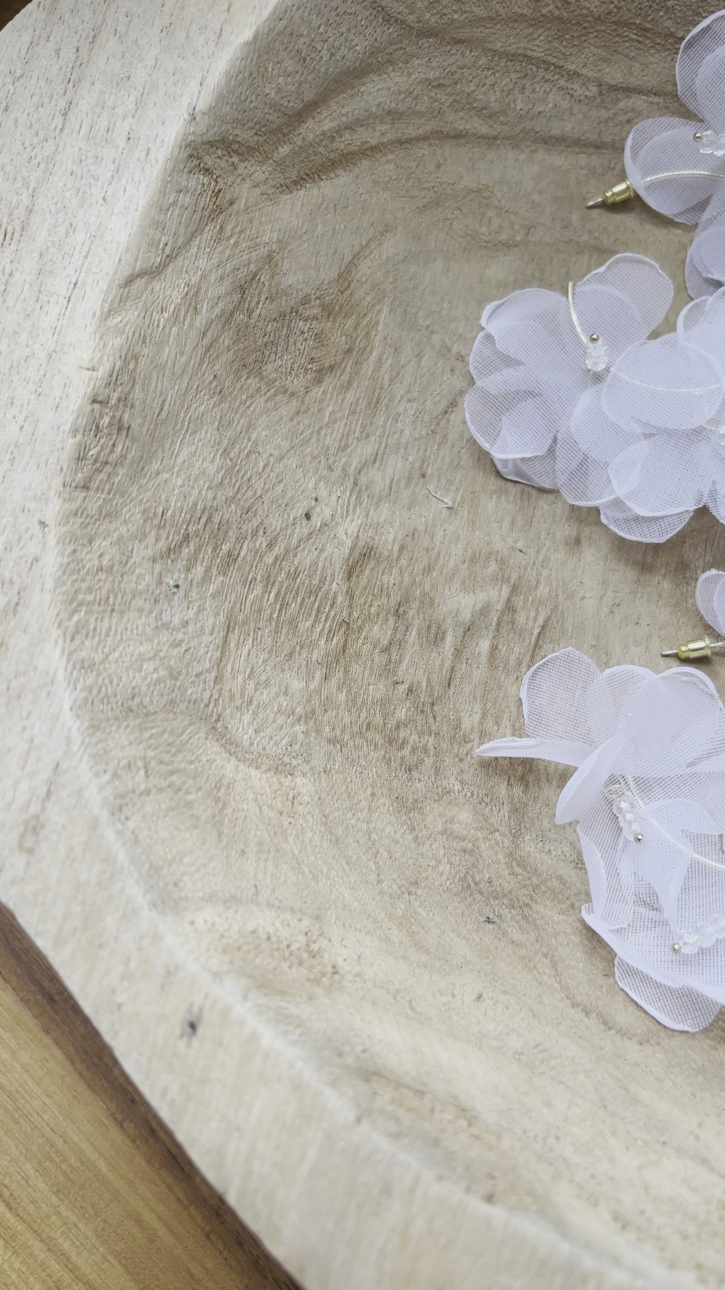 
                  
                    Load and play video in Gallery viewer, periwinkle, earrings, pink, white, botanical, flora, shopbaebeeboo, baebeeboo, accessories, resort
                  
                
