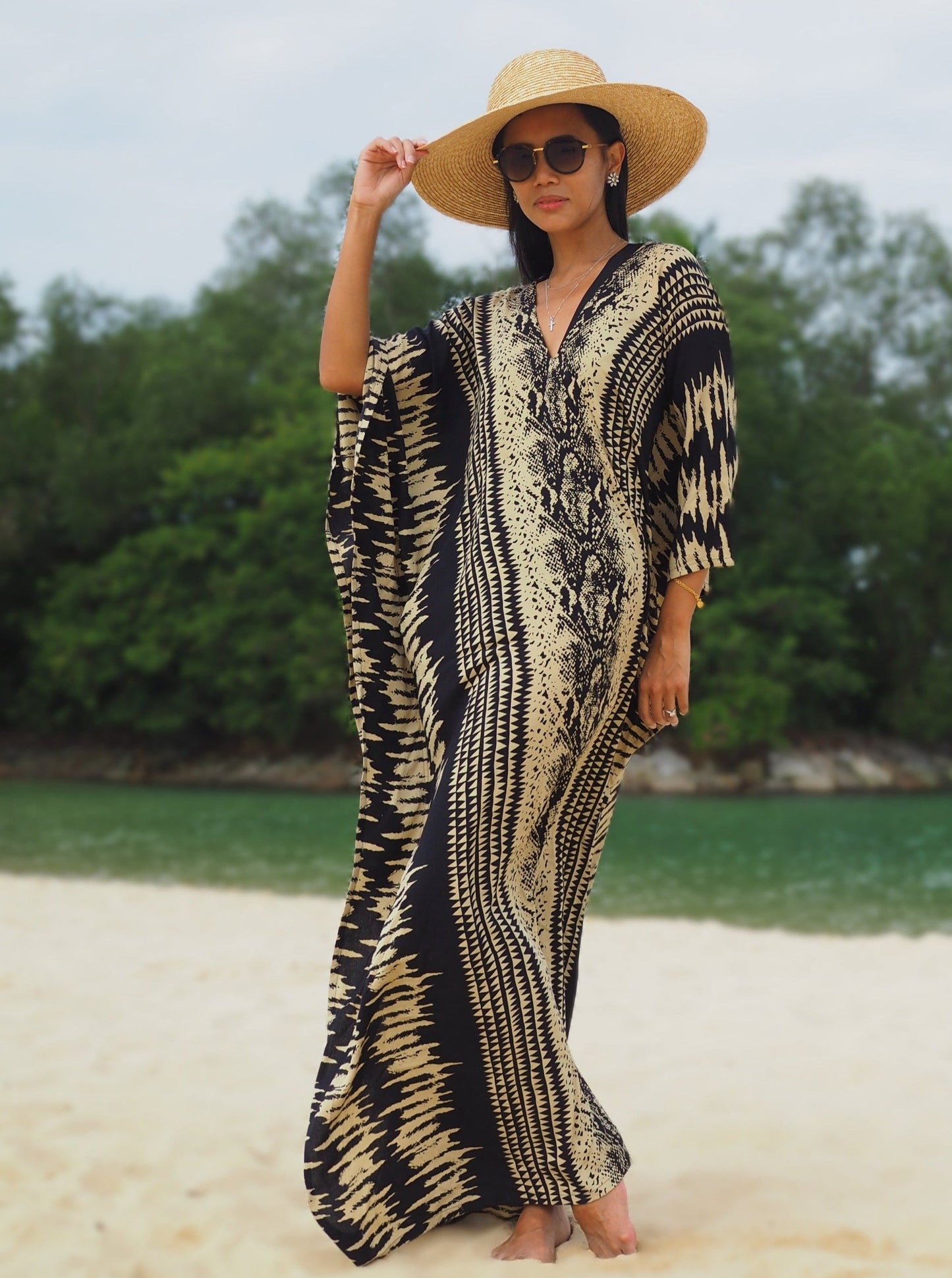 Long, kaftan, hand dye, tie-dye, bali, black, prints, beach wear, resort wear, shopbaebeeboo, baebeeboo, boho