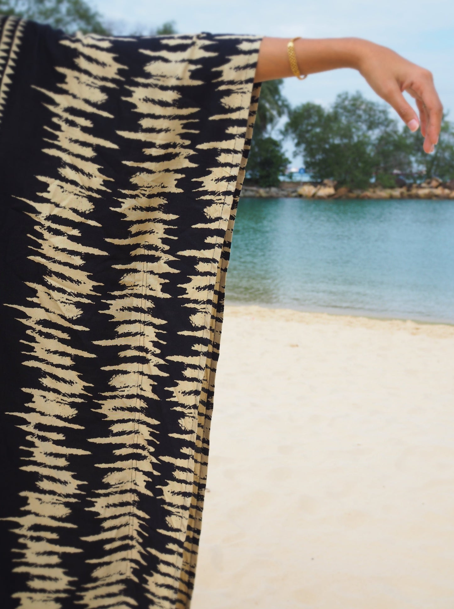 
                  
                    Long, kaftan, hand dye, tie-dye, bali, black, prints, beach wear, resort wear, shopbaebeeboo, baebeeboo, boho
                  
                