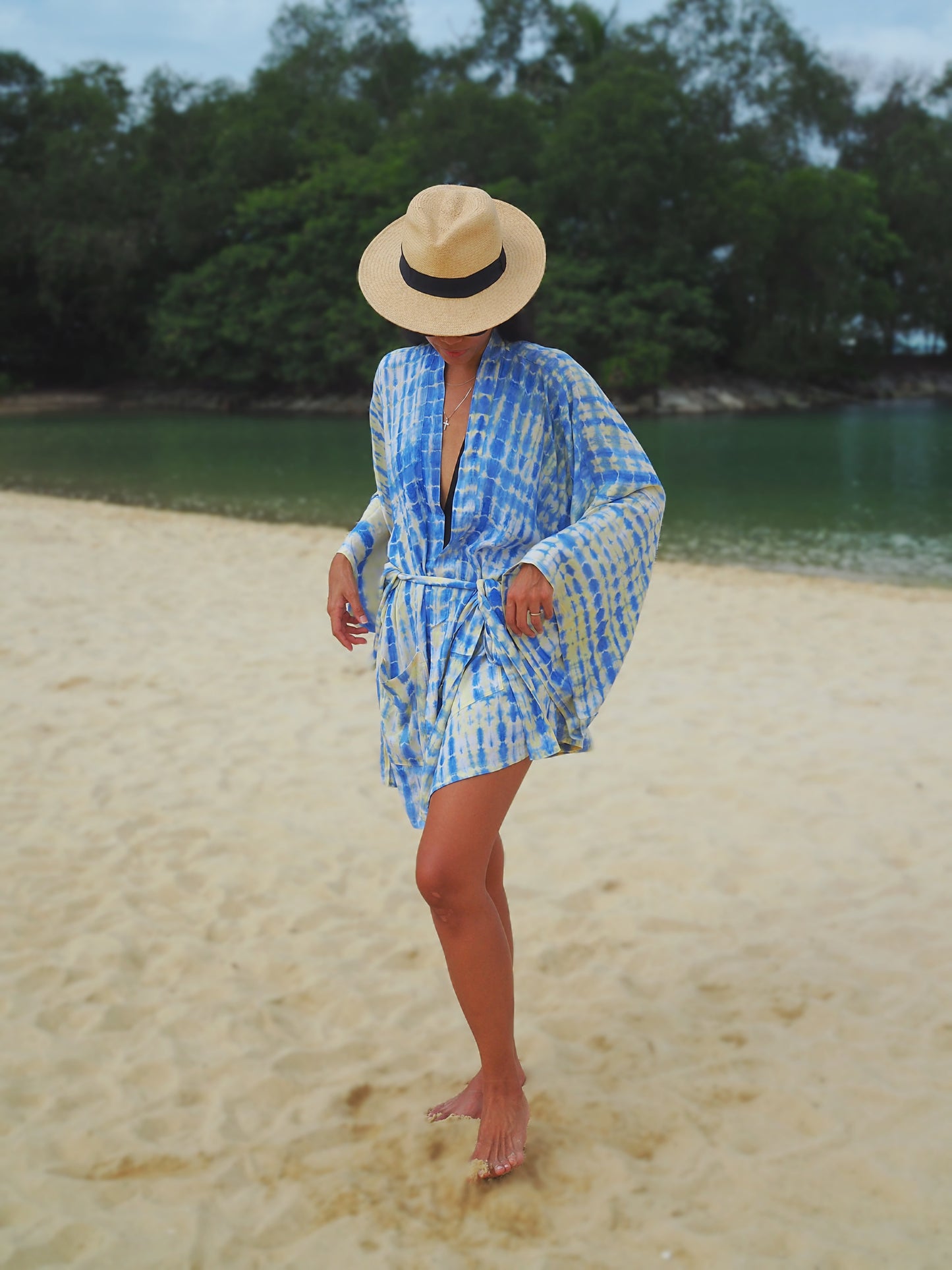 
                  
                    blue, hand dye, tie dye, bali, kimono, beach wear, resort wear, boho, shopbaebeeboo, baebeeboo
                  
                