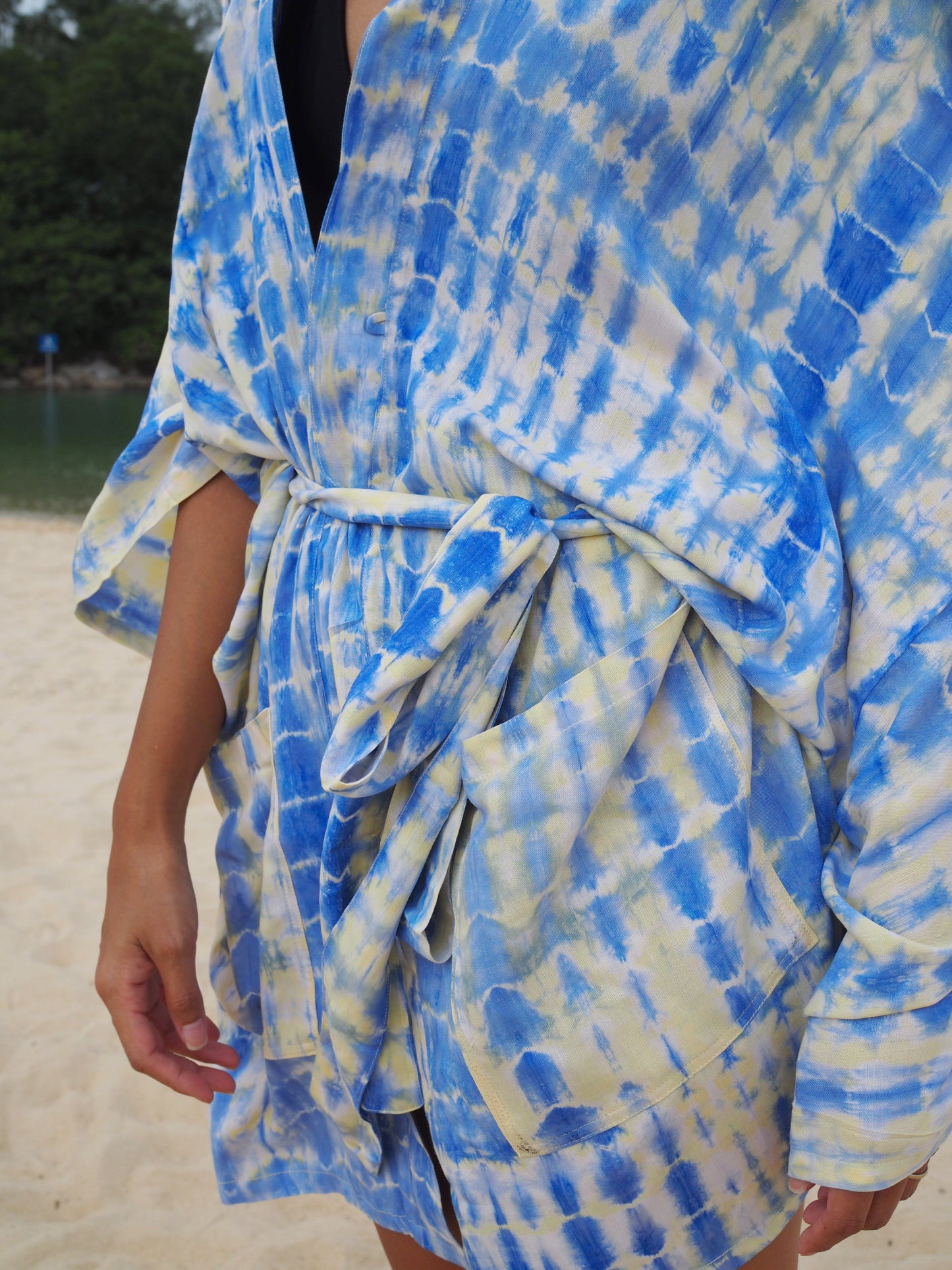 
                  
                    kimono, blue, hand dye, tie dye, bali, beach resort, beach wear, shopbaebeeboo, baebeeboo
                  
                