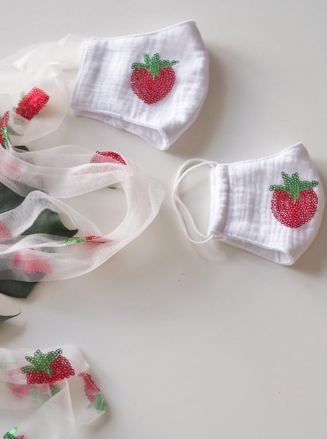 Shiny Strawberry White Face Mask